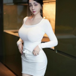 模特允爾性感白色服饰露肉色内衣配开档肉丝秀丰满身材诱惑写真68P