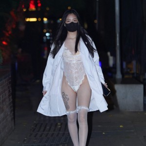白衬衫下藏着温柔的锋芒